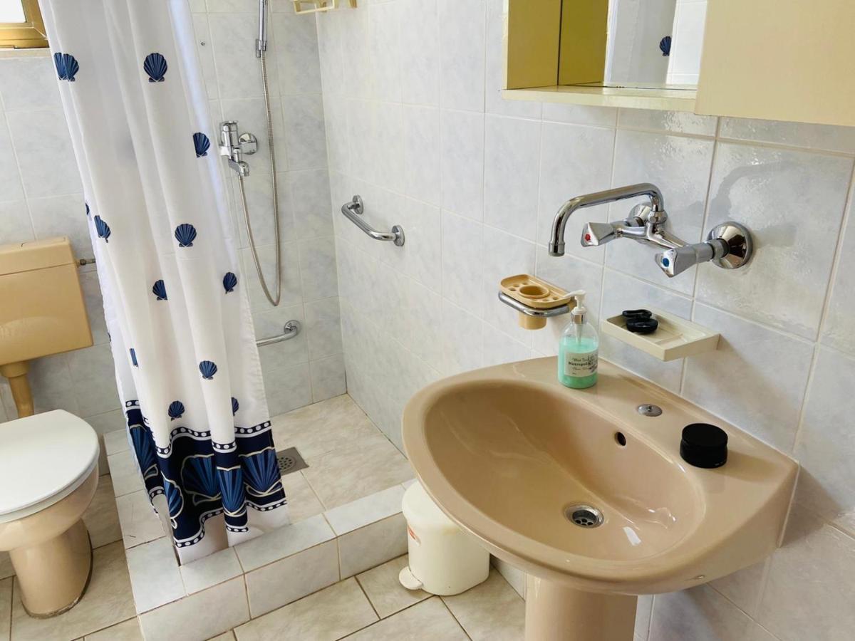 Apartments Tri Zala Zrnovo Luaran gambar