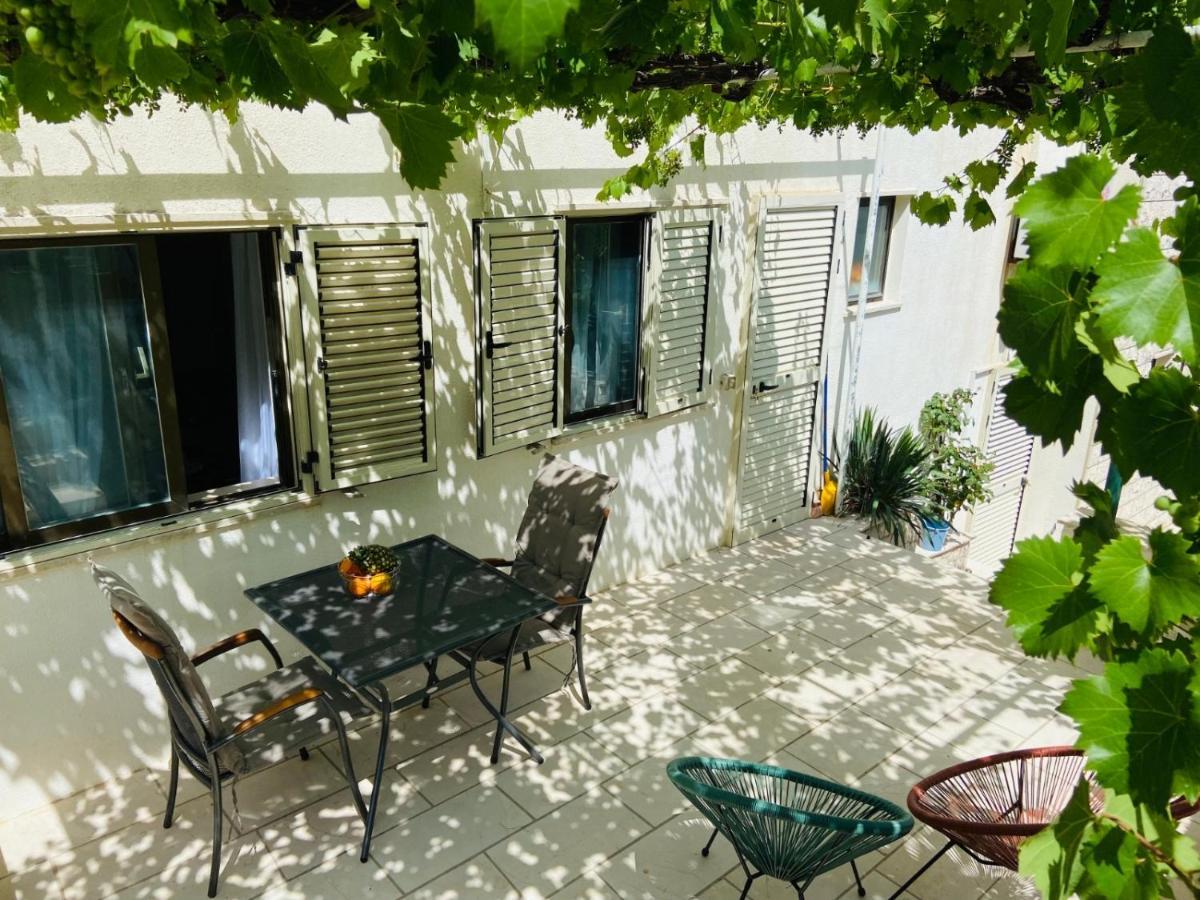 Apartments Tri Zala Zrnovo Luaran gambar