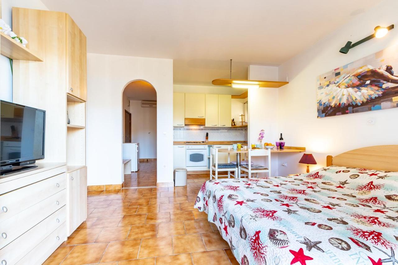 Apartments Tri Zala Zrnovo Luaran gambar